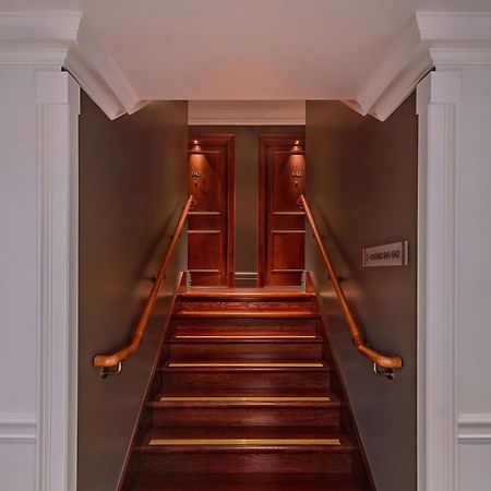 London Marriott Hotel County Hall Экстерьер фото