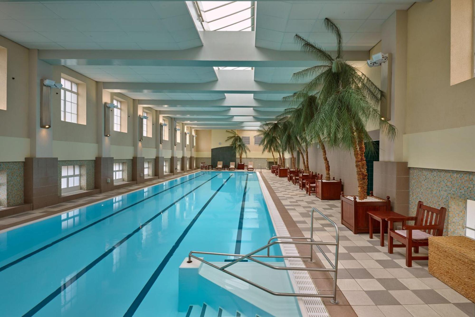 London Marriott Hotel County Hall Экстерьер фото