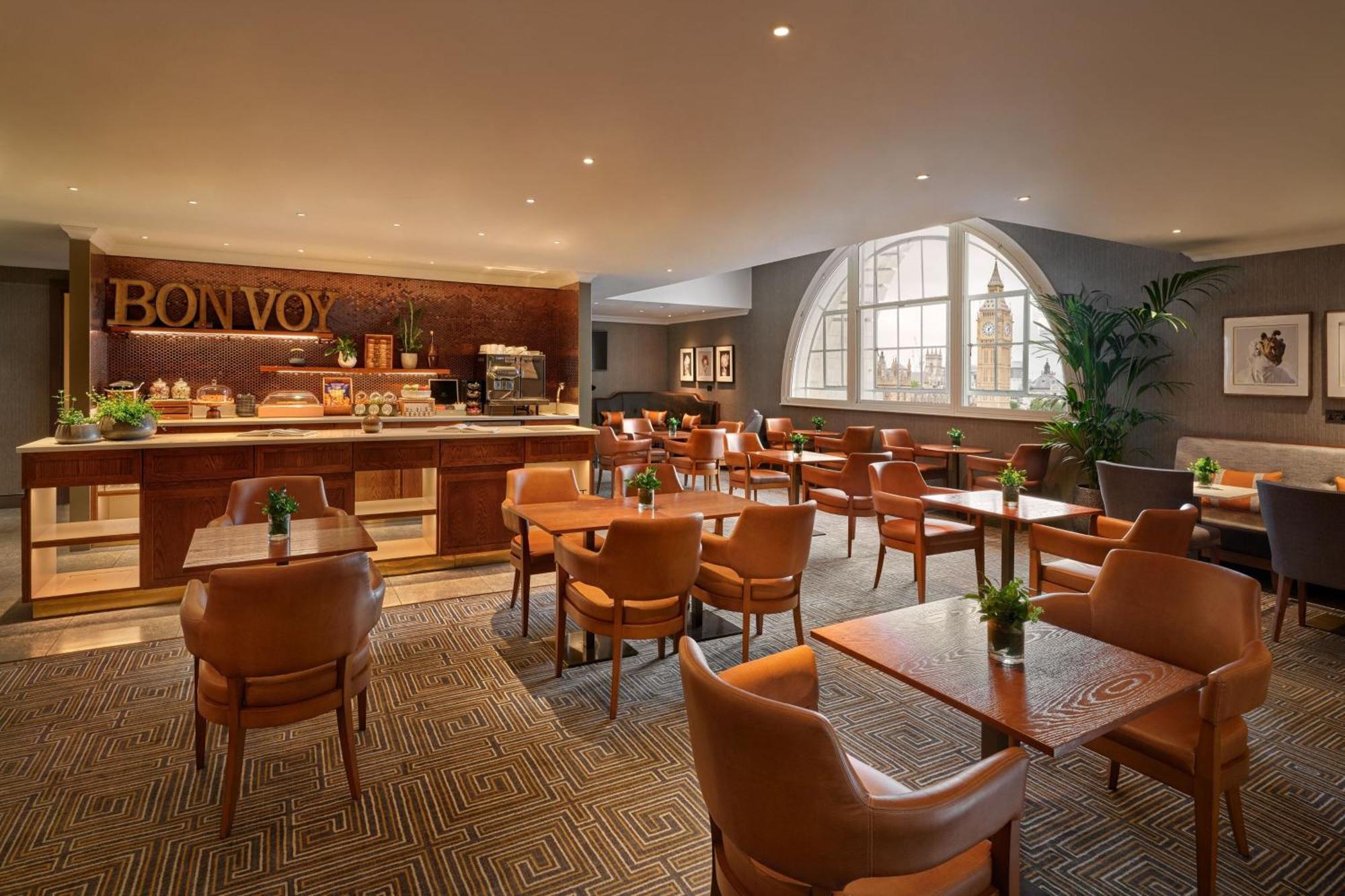 London Marriott Hotel County Hall Экстерьер фото