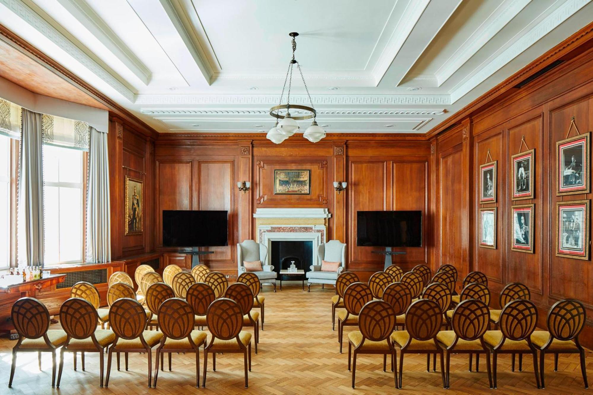 London Marriott Hotel County Hall Экстерьер фото