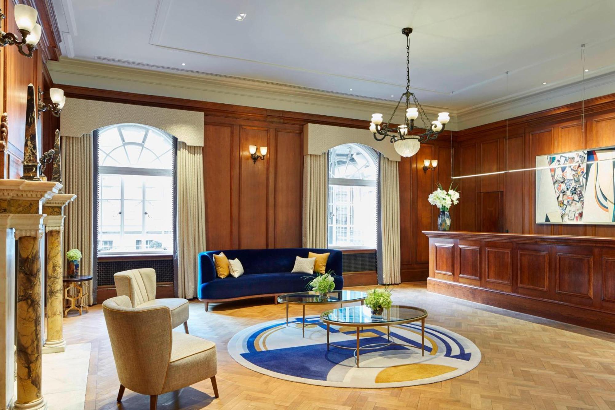 London Marriott Hotel County Hall Экстерьер фото