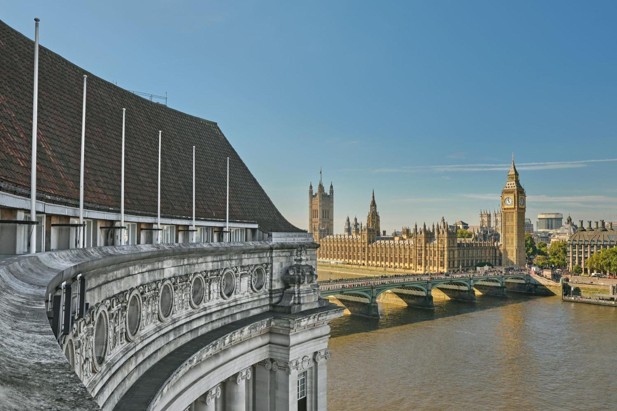 London Marriott Hotel County Hall Экстерьер фото