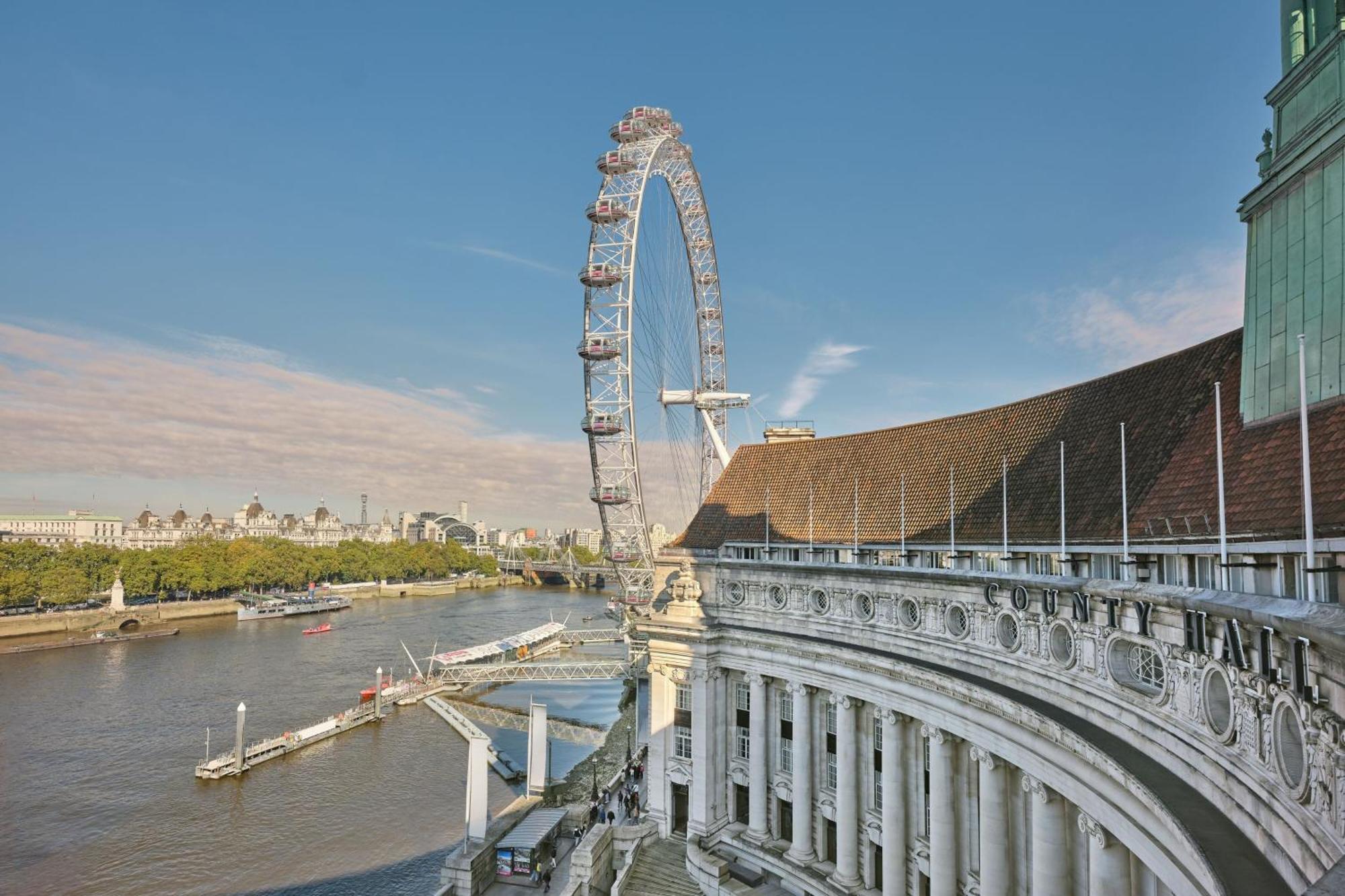London Marriott Hotel County Hall Экстерьер фото