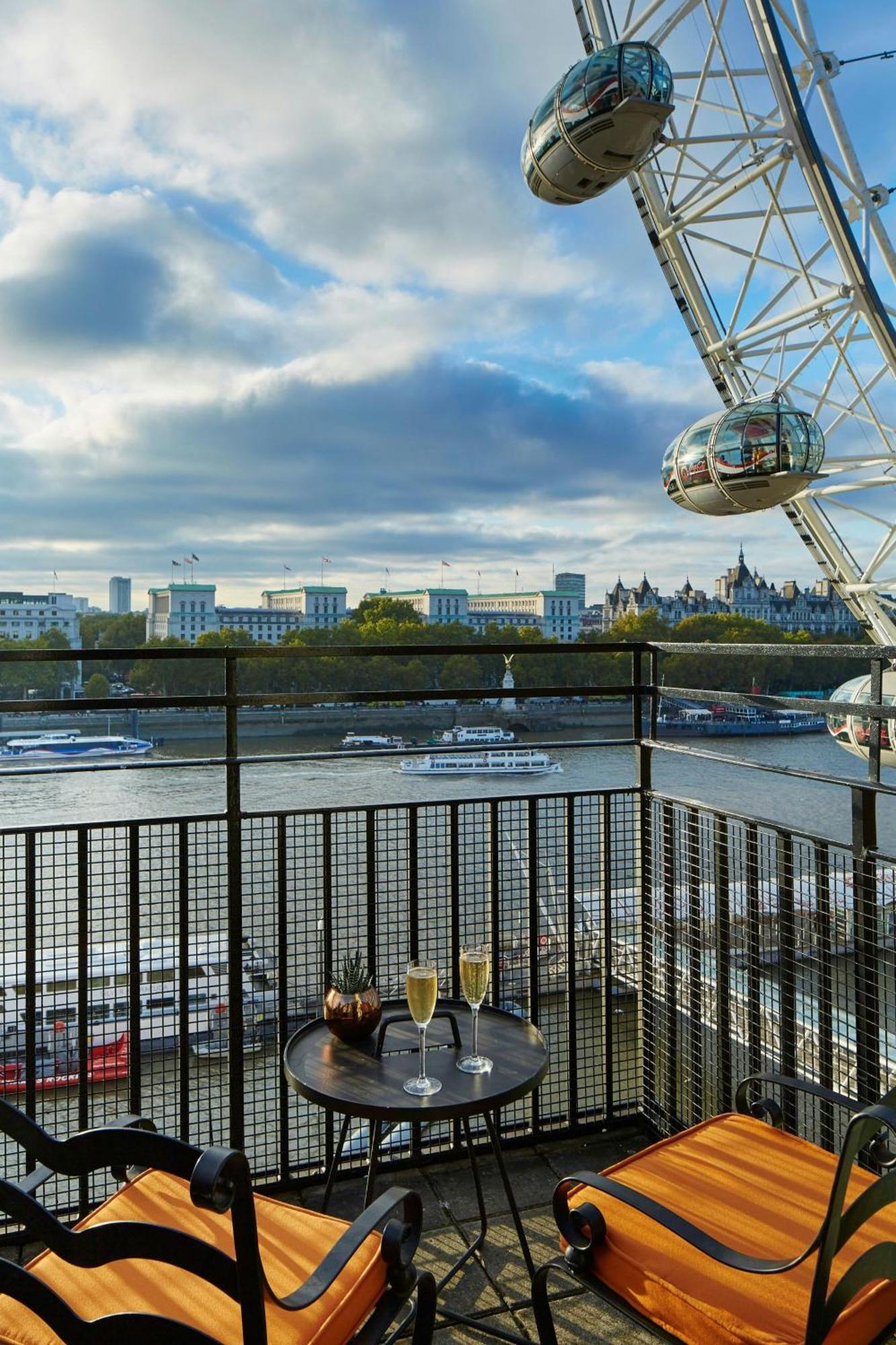 London Marriott Hotel County Hall Экстерьер фото