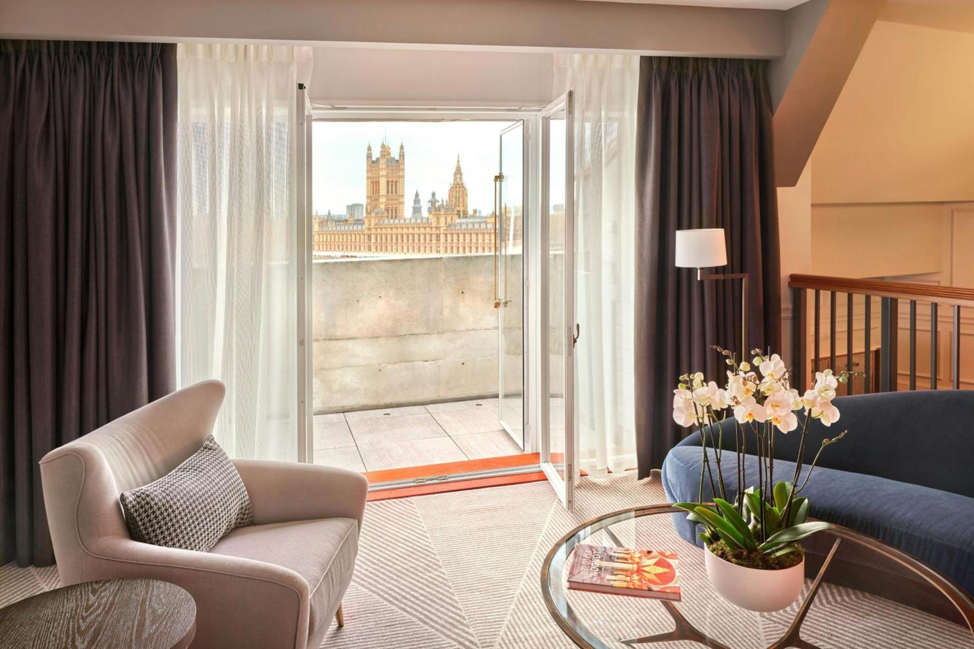 London Marriott Hotel County Hall Экстерьер фото